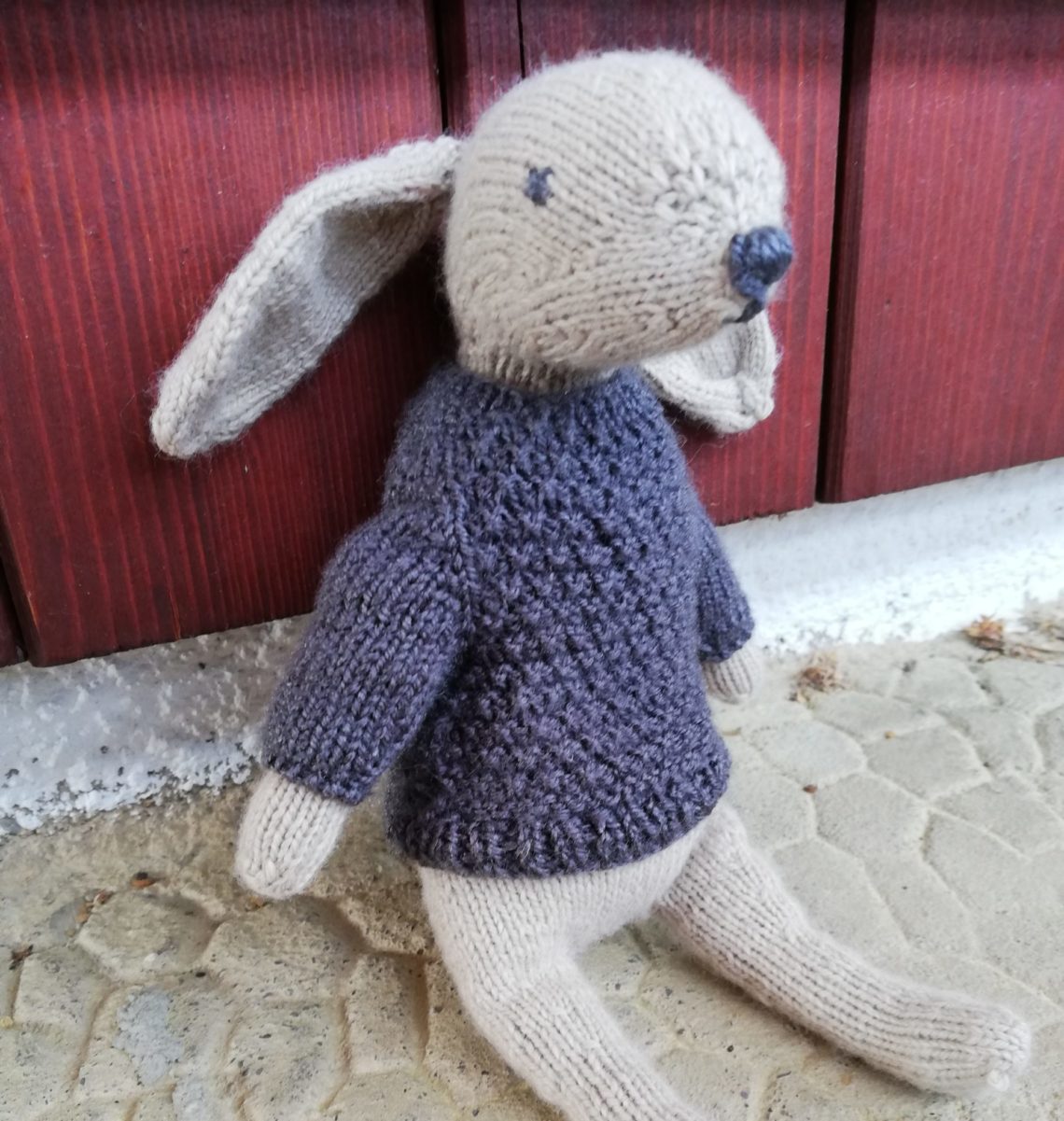 Lapin au tricot