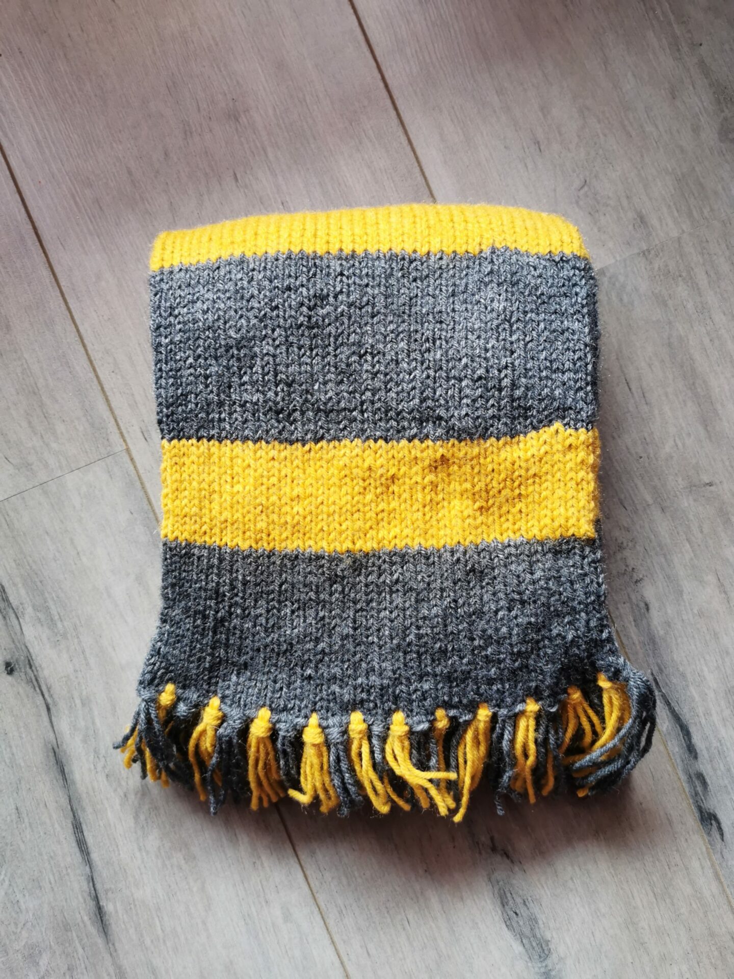 Faire L charpe Poufsouffle Harry Potter De Newt Scamander Au Tricot Faire L charpe Poufsouffle Harry Potter De Newt Scamander Au Tricot