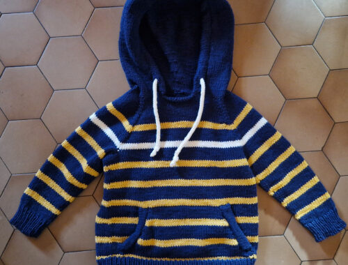 Pull à capuche Mini-Montrealer au tricot