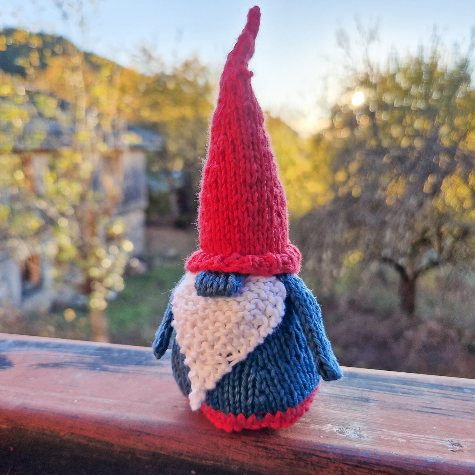 Mon gnome au tricot Grand Schtroumpf pour le mois de novembre - Binge ...